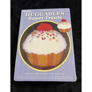 New MCG Textiles Latch Hook‎ Kit Huggables Sweet Treats Cupcake Pillow USA